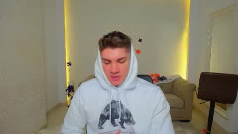 Snapshot of maxkaiden chatting on October 2025 05:55:02 AM MaxKaiden online show from October 2025 05:55:02 AM