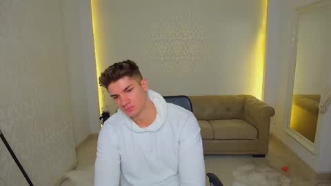 Snapshot of maxkaiden chatting on November 2025 05:51:01 AM MaxKaiden online show from November 2025 05:51:01 AM