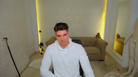 Snapshot of maxkaiden chatting on November 2025 05:41:02 AM MaxKaiden online show from November 2025 05:41:02 AM