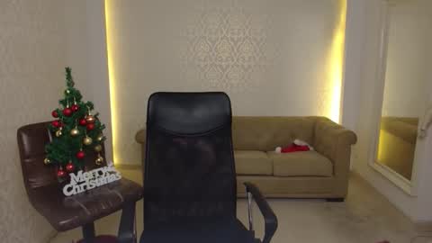 MaxKaiden online show from December 2025 05:49:01 AM