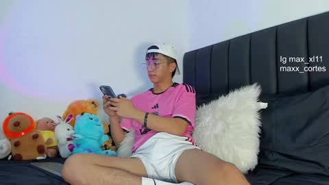 Snapshot of maxx_cortes chatting on January 2025 10:52:02 PM maxx_cortes online show from January 2025 10:52:02 PM