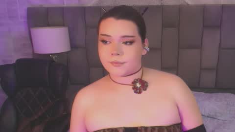 Maxine Minx online show from November 2025 04:48:02 AM