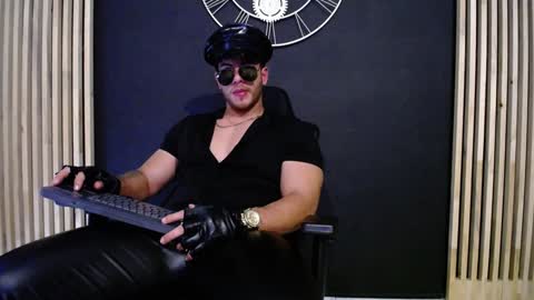 Snapshot of maxxxpowerful chatting on December 2024 06:49:02 PM maxxxpowerful online show from December 2024 06:49:02 PM