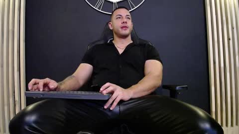 Snapshot of maxxxpowerful chatting on January 2025 03:15:02 AM maxxxpowerful online show from January 2025 03:15:02 AM