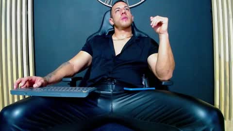Snapshot of maxxxpowerful chatting on March 2025 02:41:02 AM maxxxpowerful online show from March 2025 02:41:02 AM