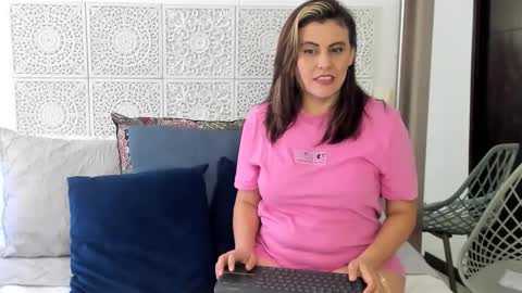 Victoria online show from February 2025 08:25:01 PM