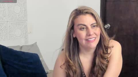 Victoria online show from September 2025 10:03:02 PM