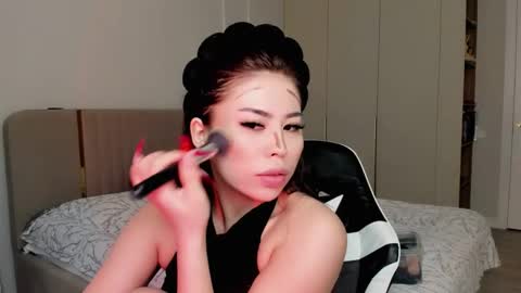 Mia online show from February 2026 02:17:02 AM