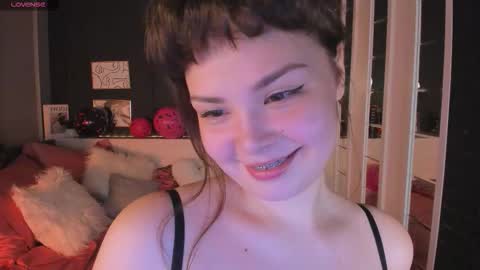 Snapshot of maya___muse chatting on February 2026 02:09:01 PM Maya online show from February 2026 02:09:01 PM