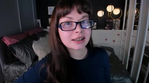 Snapshot of maya___muse chatting on February 2026 03:01:01 PM Maya online show from February 2026 03:01:01 PM