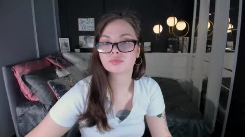 Snapshot of maya___muse chatting on March 2026 02:08:01 PM Maya online show from March 2026 02:08:01 PM