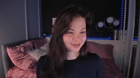 Snapshot of maya___muse chatting on June 2026 02:26:02 PM Maya online show from June 2026 02:26:02 PM
