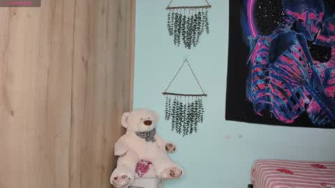 Snapshot of maya__fox chatting on February 2025 11:05:01 PM OF mayitta19 online show from February 2025 11:05:01 PM