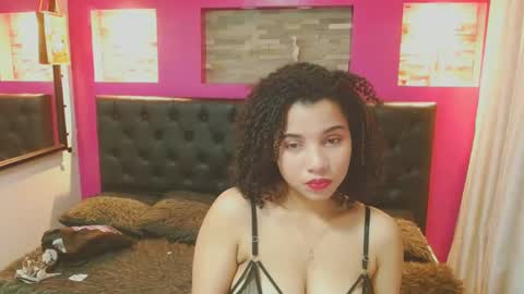 Snapshot of mayaa_ross chatting on December 2024 02:54:01 AM Maya online show from December 2024 02:54:01 AM