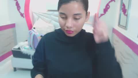 Snapshot of mayaa_ross chatting on December 2024 01:07:02 PM Maya online show from December 2024 01:07:02 PM