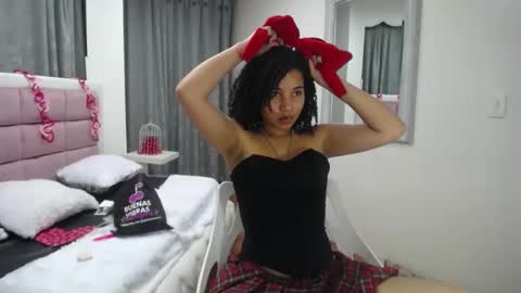 Snapshot of mayaa_ross chatting on February 2025 09:16:02 AM Maya online show from February 2025 09:16:02 AM