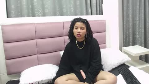 Snapshot of mayaa_ross chatting on February 2025 08:48:02 AM Maya online show from February 2025 08:48:02 AM