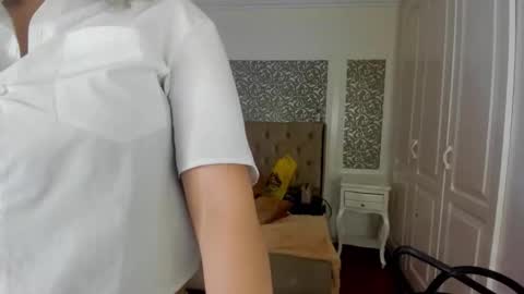 Snapshot of mayaa_ross chatting on September 2025 01:49:02 AM Maya online show from September 2025 01:49:02 AM