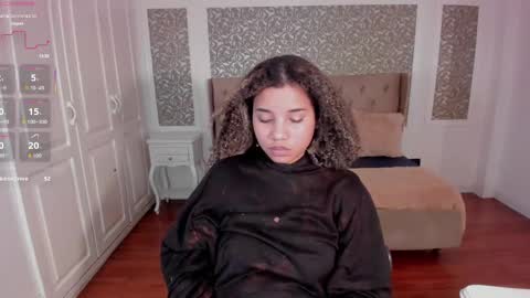 Snapshot of mayaa_ross chatting on September 2025 03:47:02 PM Maya online show from September 2025 03:47:02 PM