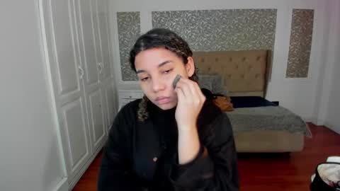 Snapshot of mayaa_ross chatting on October 2025 02:28:02 AM Maya online show from October 2025 02:28:02 AM