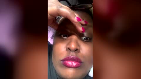 Snapshot of mayafarah chatting on April 2026 06:36:02 PM mayafarah online show from April 2026 06:36:02 PM