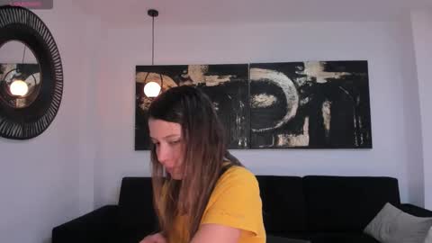 M A Y A    H O F F M A N online show from February 2026 11:15:01 AM