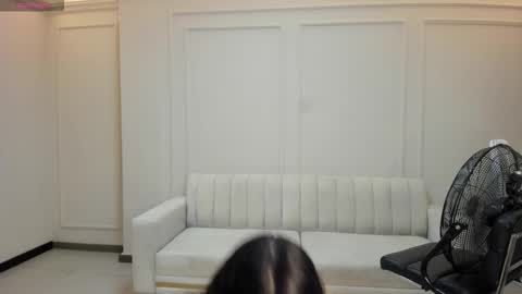 M A Y A    H O F F M A N online show from February 2026 11:15:02 AM