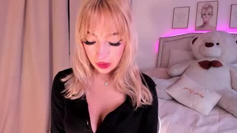 Mayajhons online show from November 2025 11:21:01 AM