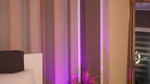 Maya online show from November 2025 05:53:01 AM