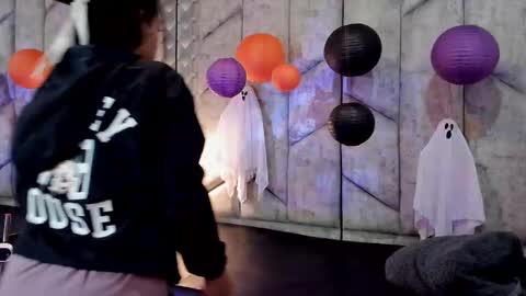 Nicolle Ruselle   Hello my lovely  schedule for great fun from  630 am and end 800 pm Colombian time I wait for you online show from October 2025 11:33:02 AM