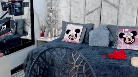 Nicolle Ruselle   Hello my lovely  schedule for great fun from  630 am and end 800 pm Colombian time I wait for you online show from November 2025 03:40:01 PM