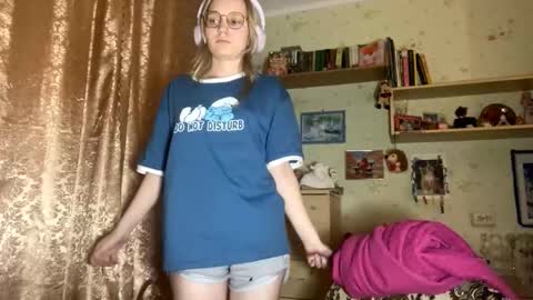 Lola online show from October 2025 05:44:02 PM