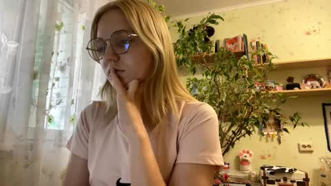 Lola online show from October 2025 11:09:01 AM
