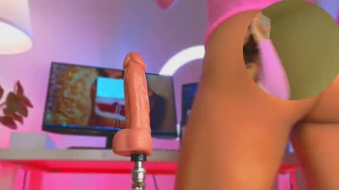 Mayka online show from February 2025 11:42:01 PM