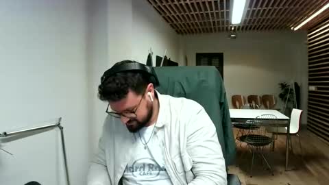 Snapshot of maythe4bwu chatting on December 2024 05:44:01 PM maythe4bwu online show from December 2024 05:44:01 PM