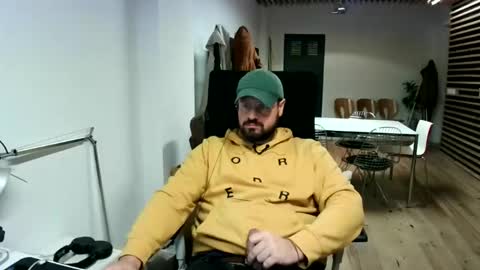 Snapshot of maythe4bwu chatting on December 2024 04:46:02 PM maythe4bwu online show from December 2024 04:46:02 PM