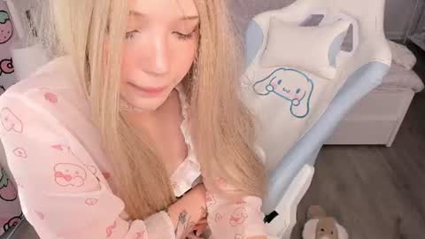 Snapshot of mayya_cuute chatting on June 2026 09:47:01 AM Mila online show from June 2026 09:47:01 AM