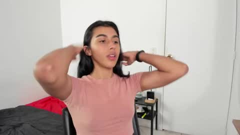 Snapshot of mazikeen_18 chatting on May 2026 01:29:01 PM mazikeen_18 online show from May 2026 01:29:01 PM