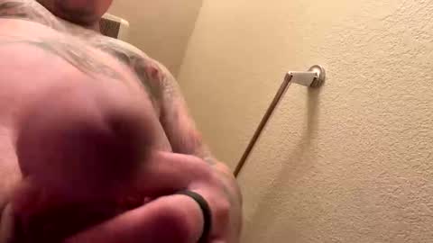 mcgriffwes2 online show from December 2025 03:15:01 AM