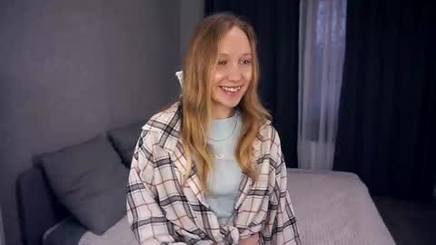 Snapshot of mckenziedyen chatting on October 2025 08:15:02 AM Mary  online show from October 2025 08:15:02 AM