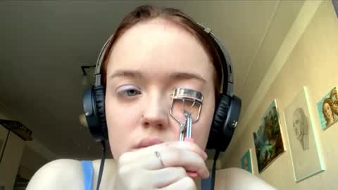 Hello Lisa here   Help me to make 50 thumbs up 333 online show from October 2025 08:12:01 AM