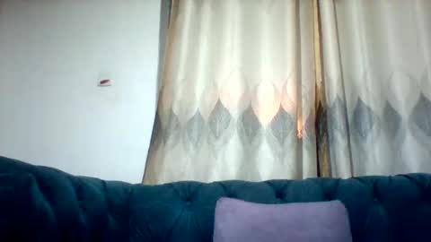 mclntz_bbc online show from December 2025 04:44:02 AM