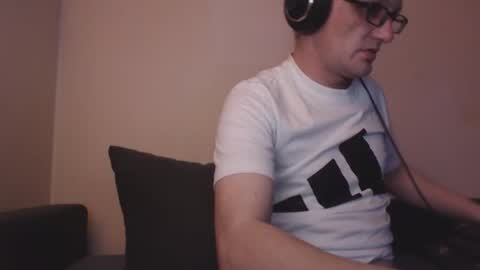 Mike online show from November 2025 09:02:01 PM