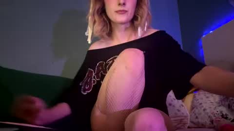 Snapshot of meadowmoon3 chatting on June 2026 12:54:02 AM meadowmoon3 online show from June 2026 12:54:02 AM