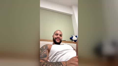 Snapshot of medellindrak chatting on January 2026 02:06:02 AM filippoae online show from January 2026 02:06:02 AM