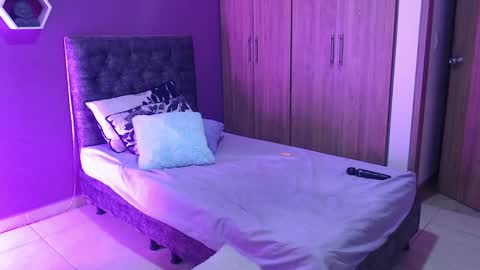 medelyn  Instagram mady evans13 online show from January 2025 11:03:01 PM