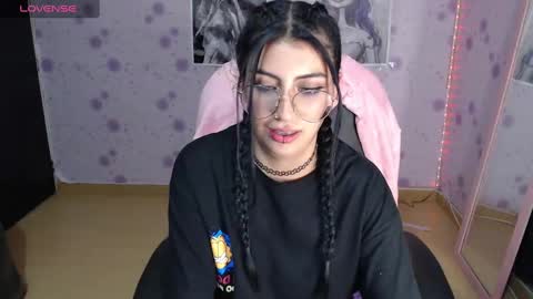 Snapshot of medussa_kat chatting on March 2025 11:01:02 PM Katrina online show from March 2025 11:01:02 PM
