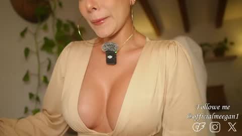 Andrea  online show from April 2026 02:00:02 PM