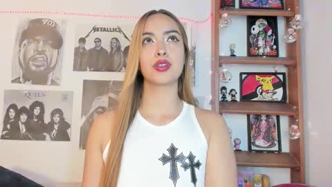 Snapshot of meeowlody chatting on November 2025 11:15:01 PM Emily online show from November 2025 11:15:01 PM