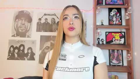 Snapshot of meeowlody chatting on November 2025 12:58:01 AM Emily online show from November 2025 12:58:01 AM